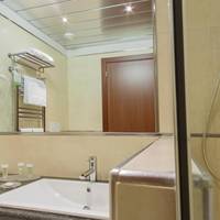 Guest room, 1 King, ground floor