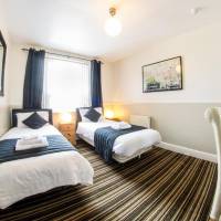 Budget Twin Room with Shared Bathroom