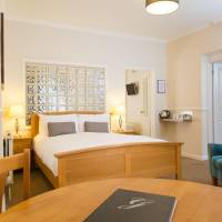 Family Suite (2 Adults + 3 Children)