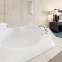 King Room with Spa Bath