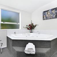Executive Suite with Spa Bath