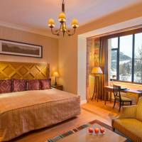 Deluxe Double Room with Mountain View