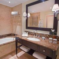 Deluxe Twin Room with Mountain View