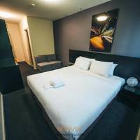 King or Twin Room with Private Bathroom