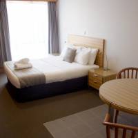 Deluxe Queen Room - Upper Level 