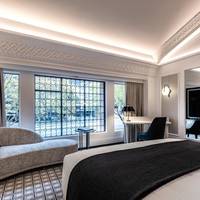 Queen Signature Suite