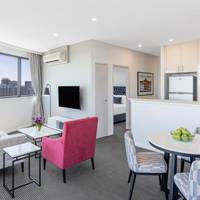 One-Bedroom Altitude Suite
