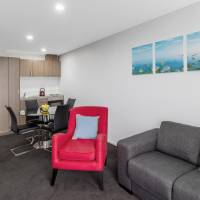 One-Bedroom Apartment with View