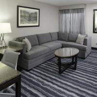 Deluxe King Suite - Non-Smoking