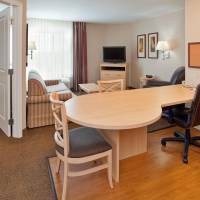 One-Bedroom Queen Suite - Disability Access/Non-Smoking
