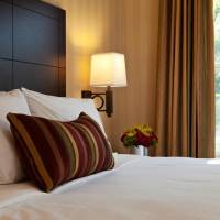 Business Class Queen Room