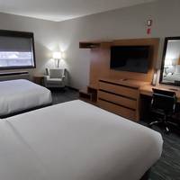 Studio with Two Queen Beds - Non-Smoking