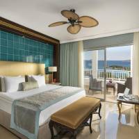 Deluxe Room with Sea View