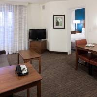 One-Bedroom Queen Suite