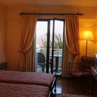 Double / Twin Room with Mountain View
