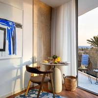 Deluxe Room (2 Adults + 1 Child)