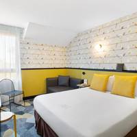 Triple Room with Queen and Single Bed - Non-Smoking