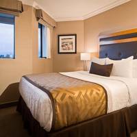 Deluxe One-Bedroom Queen Suite with Kitchenette - Non smoking