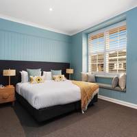 Double or Twin Room with Private Bathroom (Bay Room)