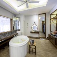 Premier Overwater Villa King