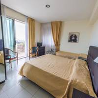Quadruple Room with Terrace