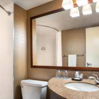 Guest room, 1 King, Pool view, Corner room
