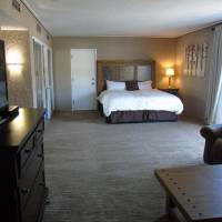 Deluxe King Suite