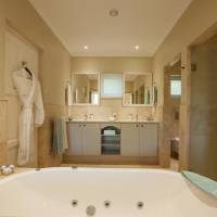 Honeymoon Suite