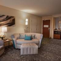 One-Bedroom King Suite with Courtyard View