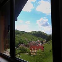 Two-Bedroom Suite with Mountain View