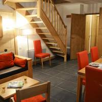 One-Bedroom Duplex Apartment with Alcove (6 Adults)
