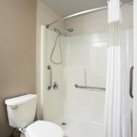 Queen Room - Disability Access - Non-Smoking