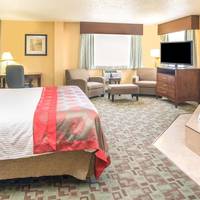 Deluxe King Suite - Upper Floor/Non Smoking 