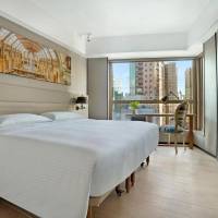 Alex Diamond City View Room