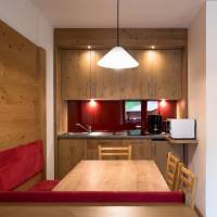 Apartment with Mountain View