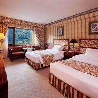 Classic Twin Room with Mountain View