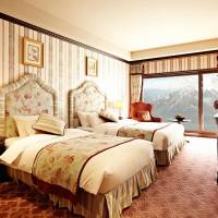 Deluxe Family Twin Room with Mountain View