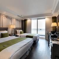 Executive Family Twin Room with Lounge Bar for 2 pax