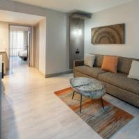 King Suite with Sofa Bed and City View - Concierge Level