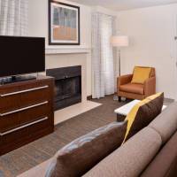One-Bedroom Queen Suite