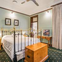 Queen Room with Spa Bath