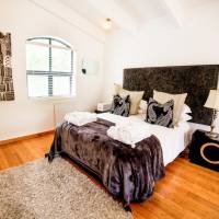 Luxury Two-Bedroom Apartment 8