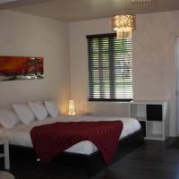 Deluxe Queen Suite
