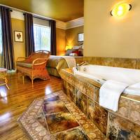 Superior Queen Room with Hot Tub