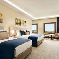 1 Queen Bed Non-Smoking Family Room