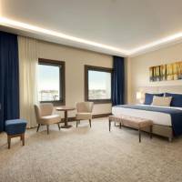 Deluxe King Room - Non-Smoking