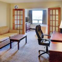 One-Bedroom Deluxe King Suite - Non-Smoking