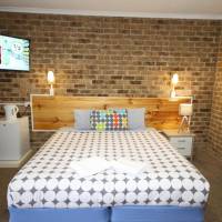 Deluxe 2-Room Suite with Spa Bath