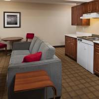 Suite, Bedroom 1: 1 Queen, Bedroom 2: 1 Queen, Sofa bed