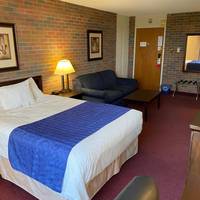 Queen Room with Sofa Bed - Non-Smoking
